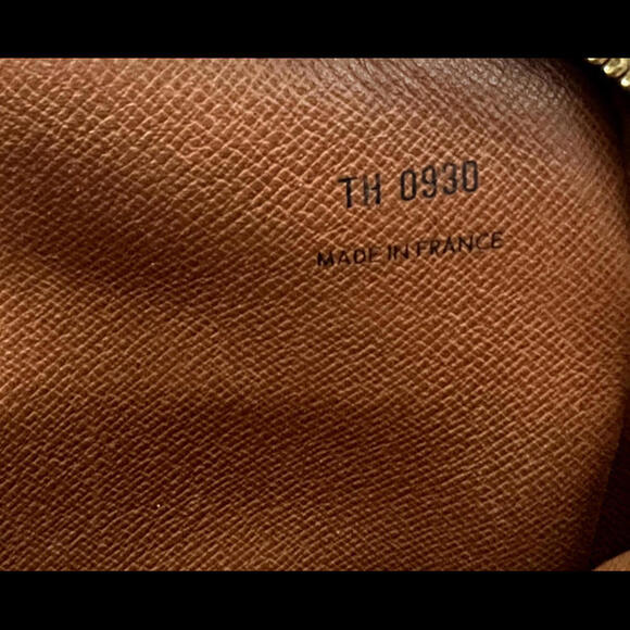 Louis Vuitton Marly Dragonne Wristlet Monogram Brown Leather Gold Hardware - Picture 6 of 6